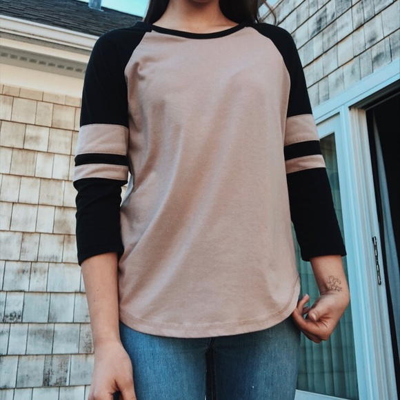 black and beige double stripe top - Picture 1 of 3